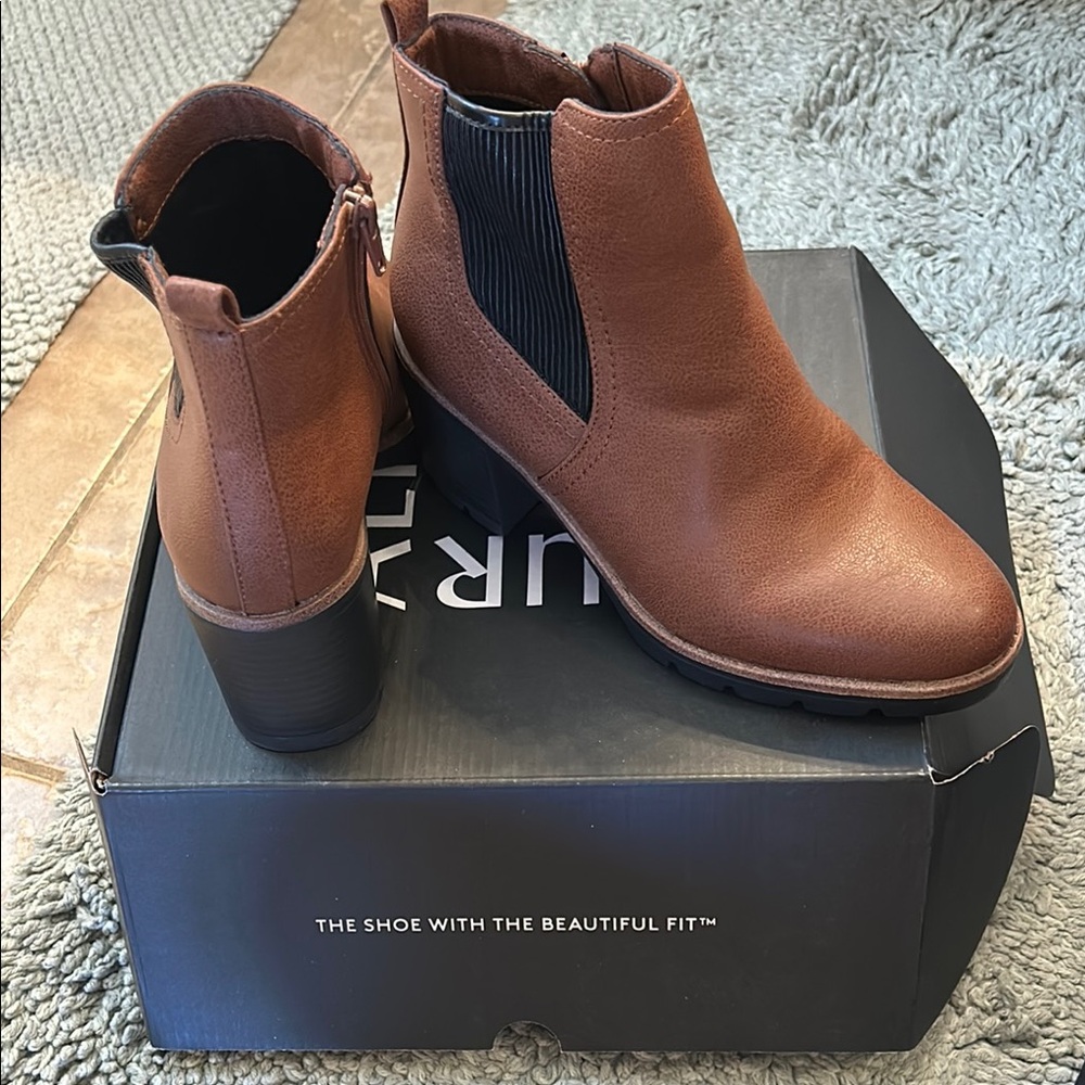 Naturalizer Brown Ankle Boots